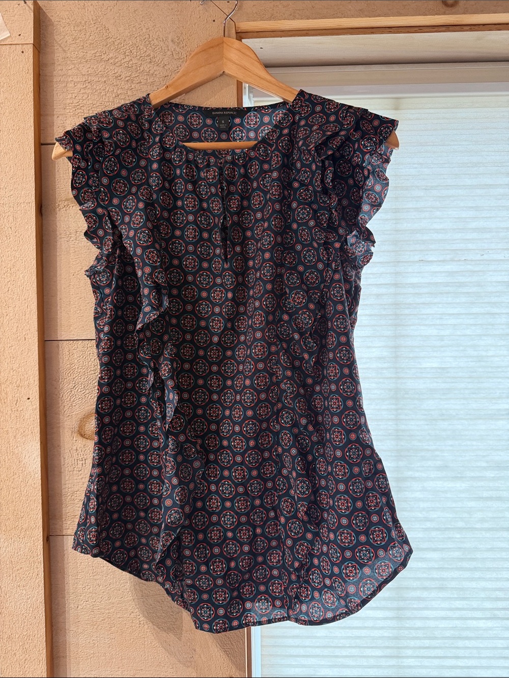 Banana Republic Navy Medallion Print Ruffle Cap Sleeve Top
